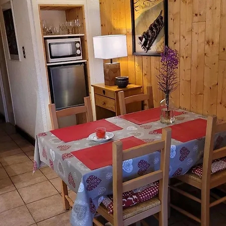Apartment Pour 4 A L'alpe D'huez - Centre Station, Terrasse Sud, Animaux Ok, Proche Pistes Et Activites - Fr-1-405-11 Alpe d'Huez